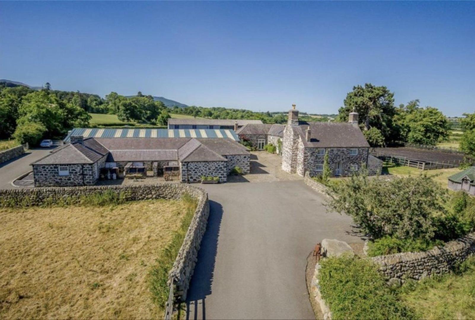 Tal Y Bont Uchaf Villa Bangor  Bagian luar foto