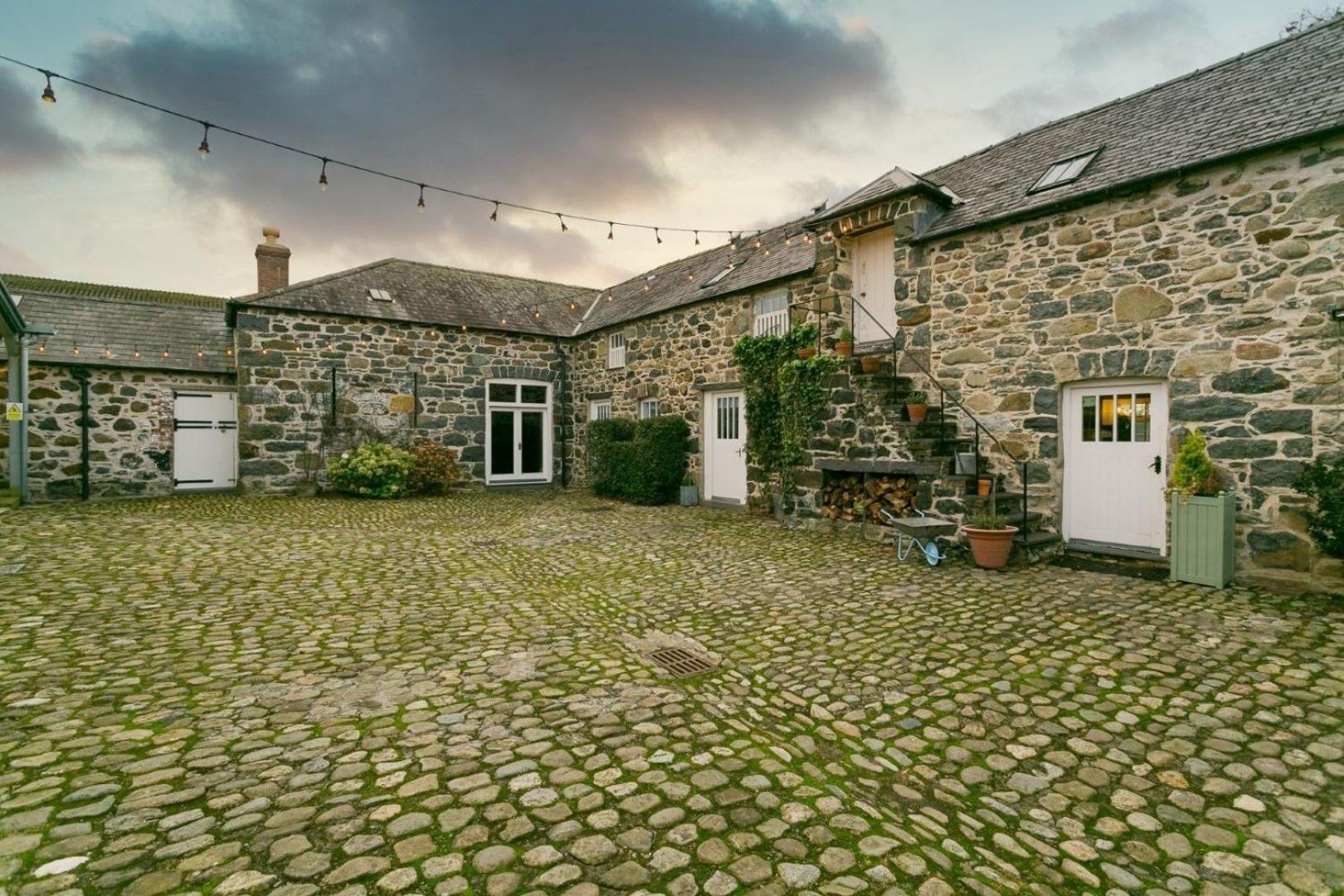 Tal Y Bont Uchaf Villa Bangor  Bagian luar foto